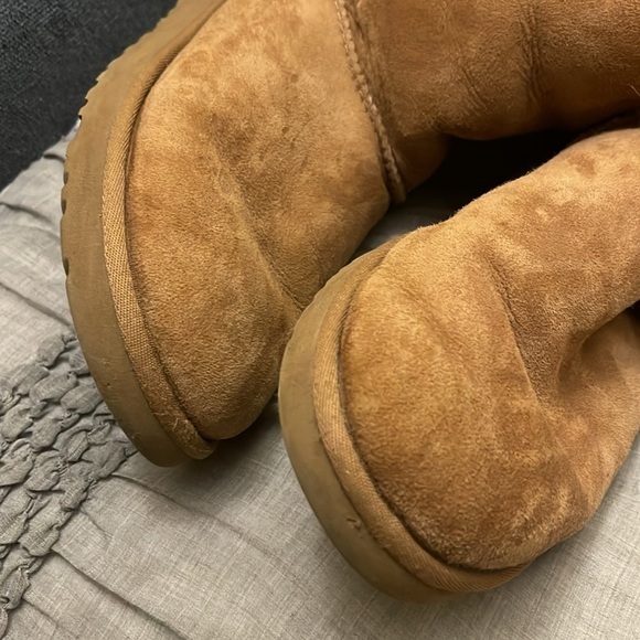 UGG Bailey Button Triplet women's boots ColorChestnut - Picture 6 of 9